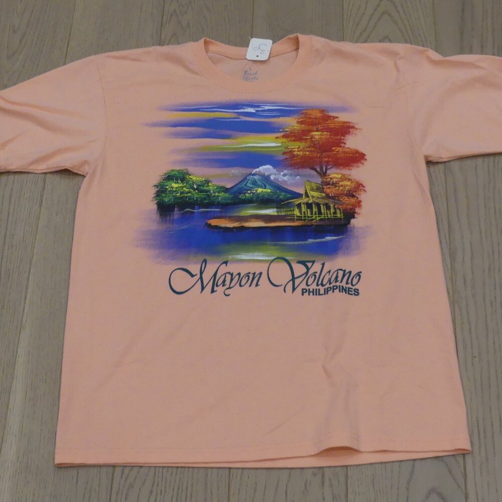 Bicol Shirts City Mayon Volcano Philippines Graphic T-Shirt Large